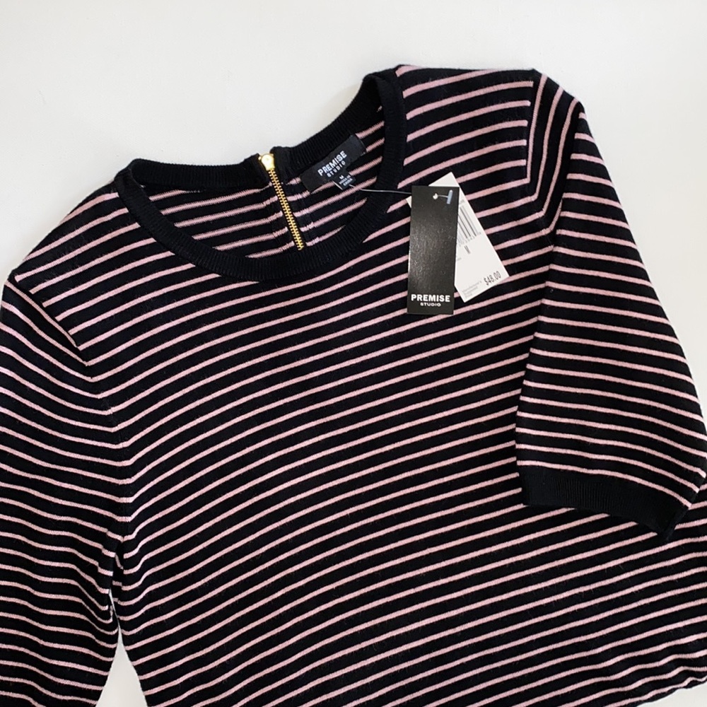 NWT Premise Black with Mauve Stripe Knit Short Sleeve Sweater. W/exposed zipper